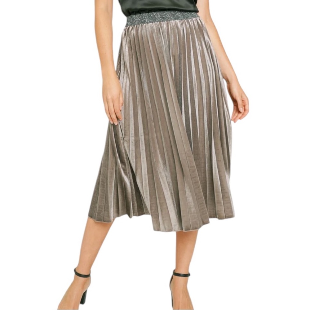 Mystree Pleated Velvet Skirt with Elastic Waist S